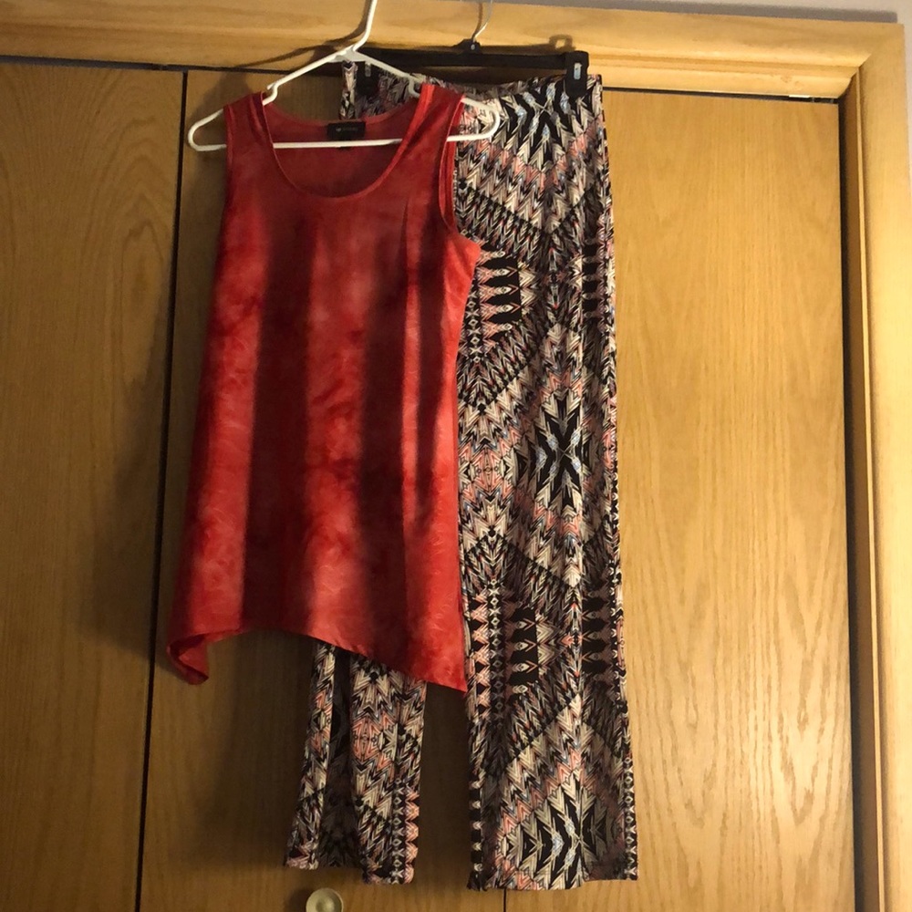 AB Studio, size 6 coral and black summer pant suit.